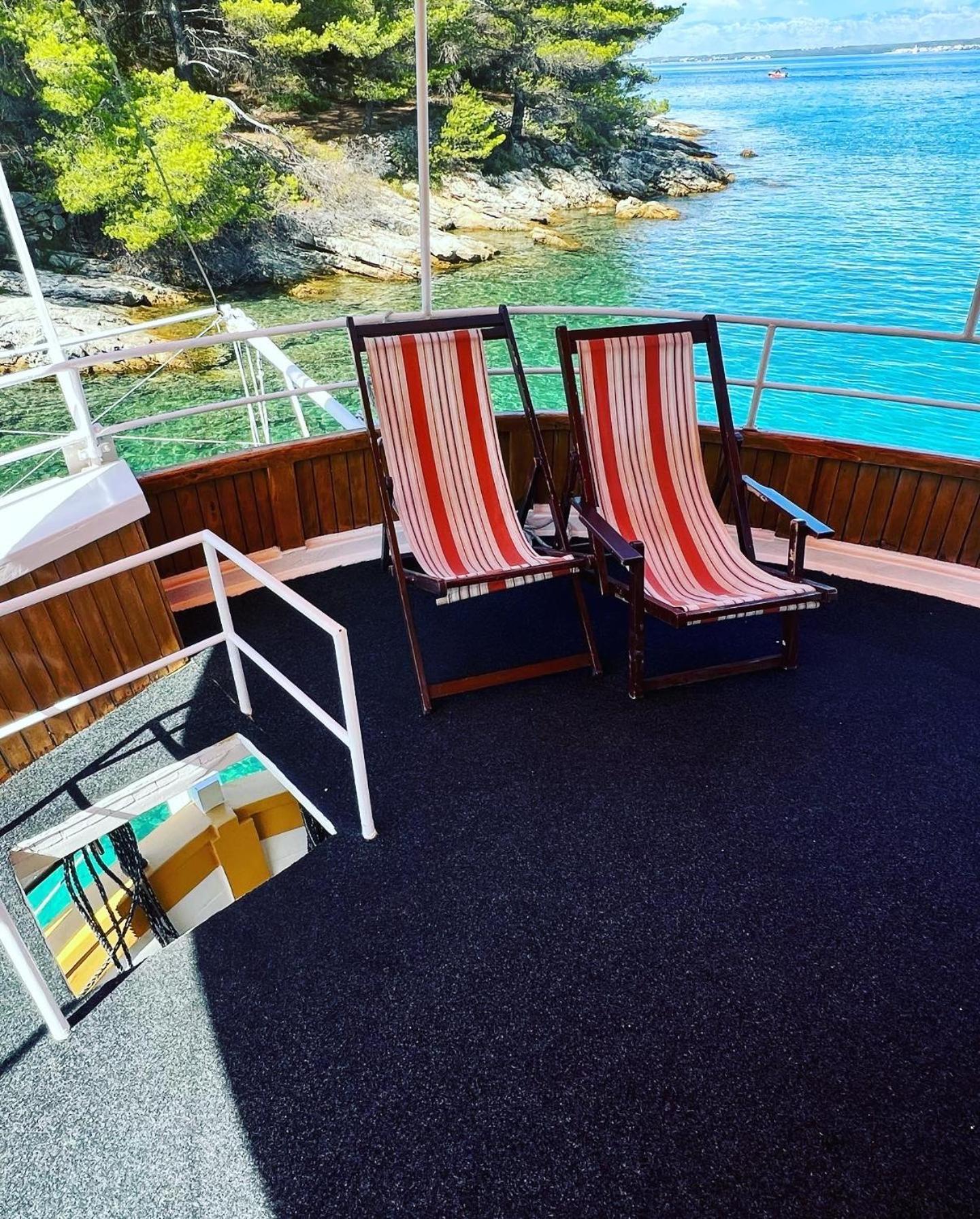 Rhythm Floating Accom - Split Exterior foto