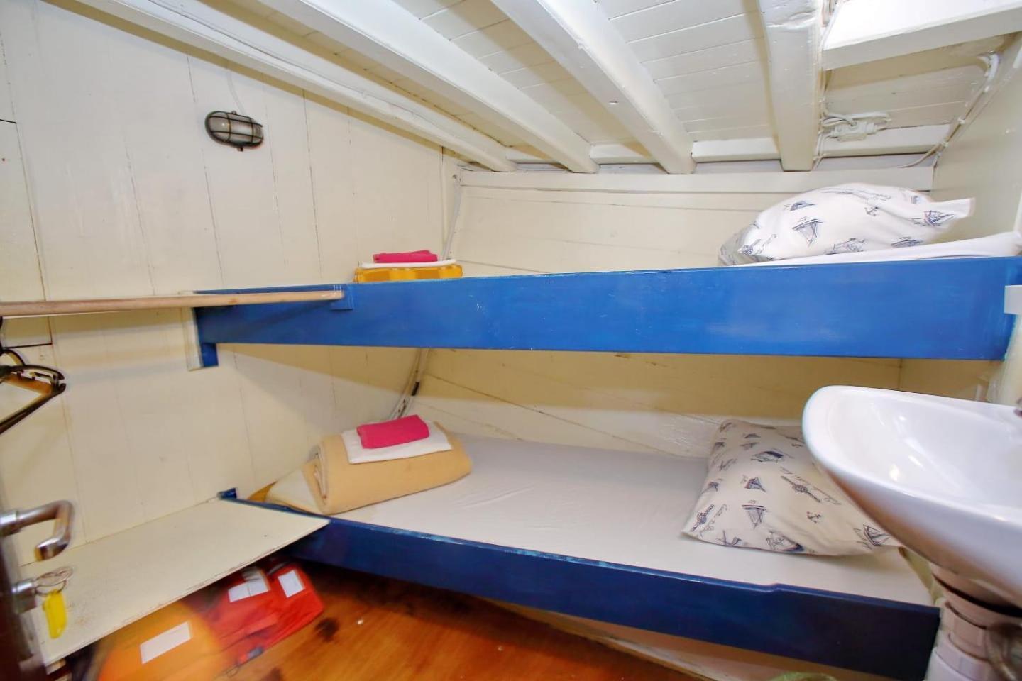 Rhythm Floating Accom - Split Exterior foto