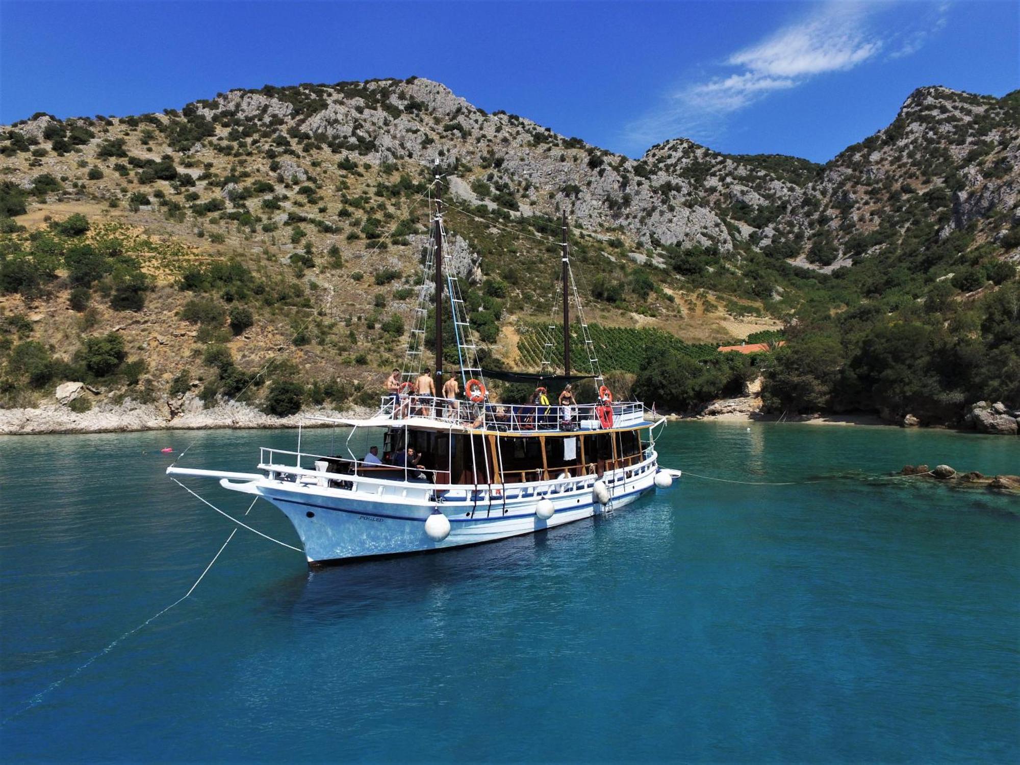Rhythm Floating Accom - Split Exterior foto