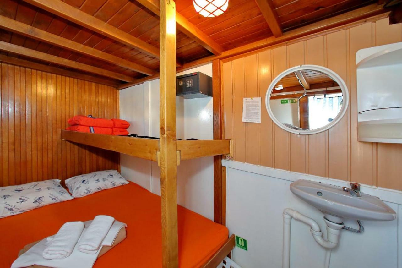 Rhythm Floating Accom - Split Exterior foto