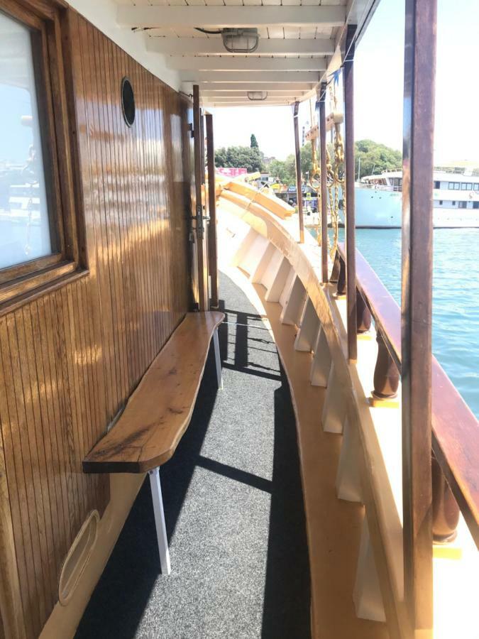 Rhythm Floating Accom - Split Exterior foto